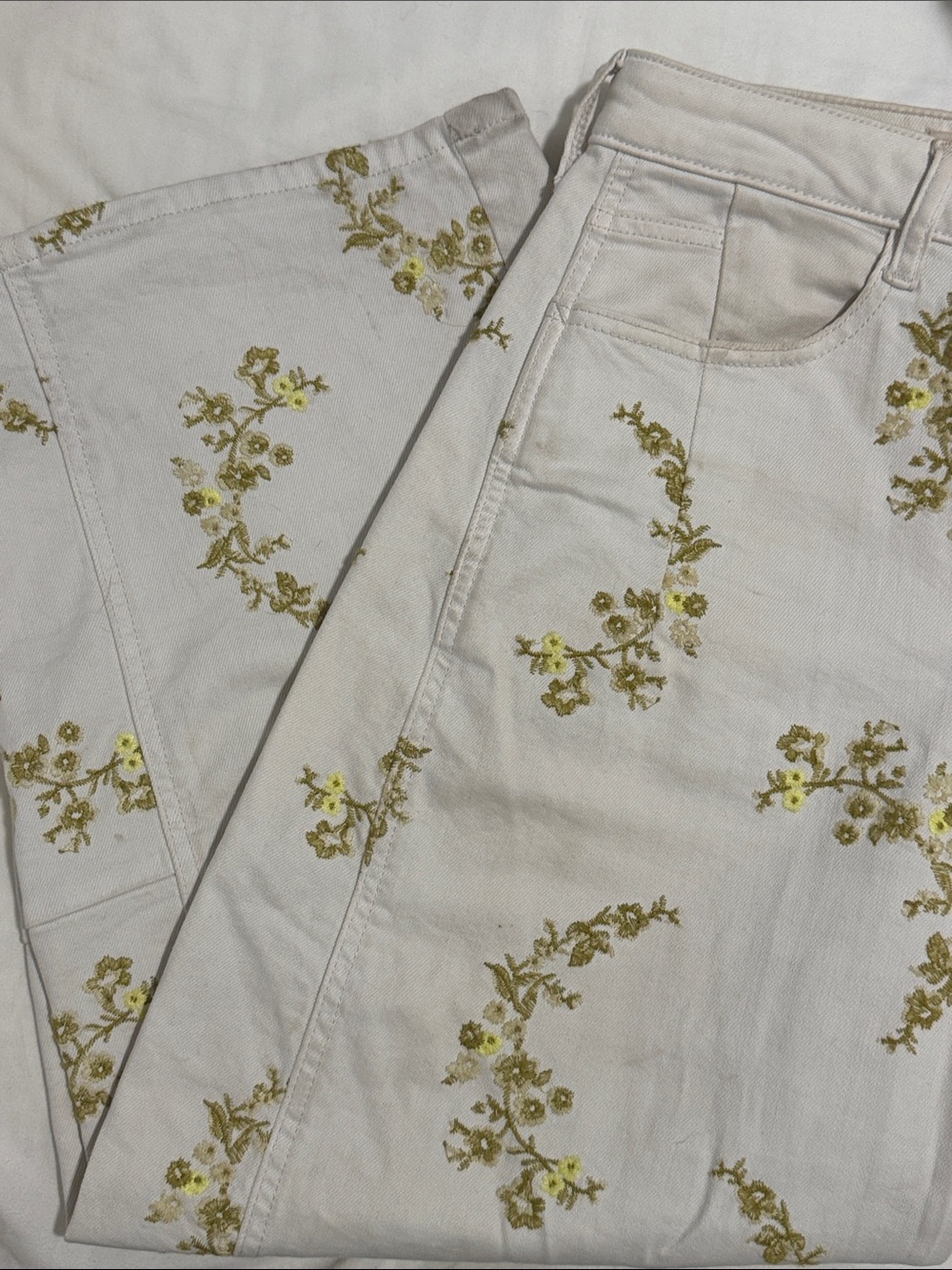 Pilcro Heritage Curve Mid-Rise Tapered
Barrel Jeans - Picture 4 of 6